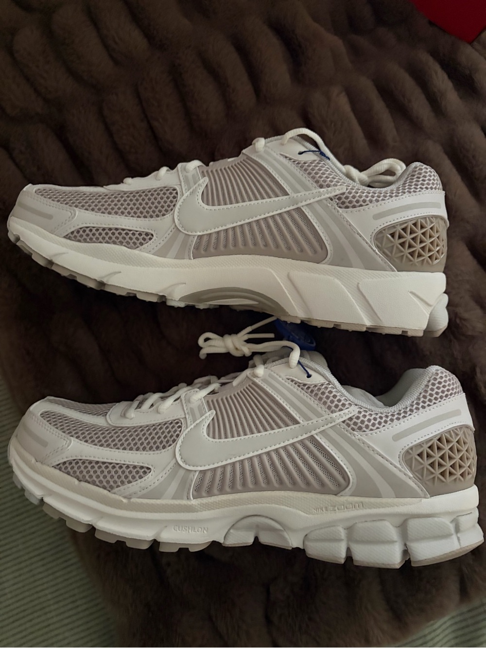 Nike Zoom Vomero 5 Beige